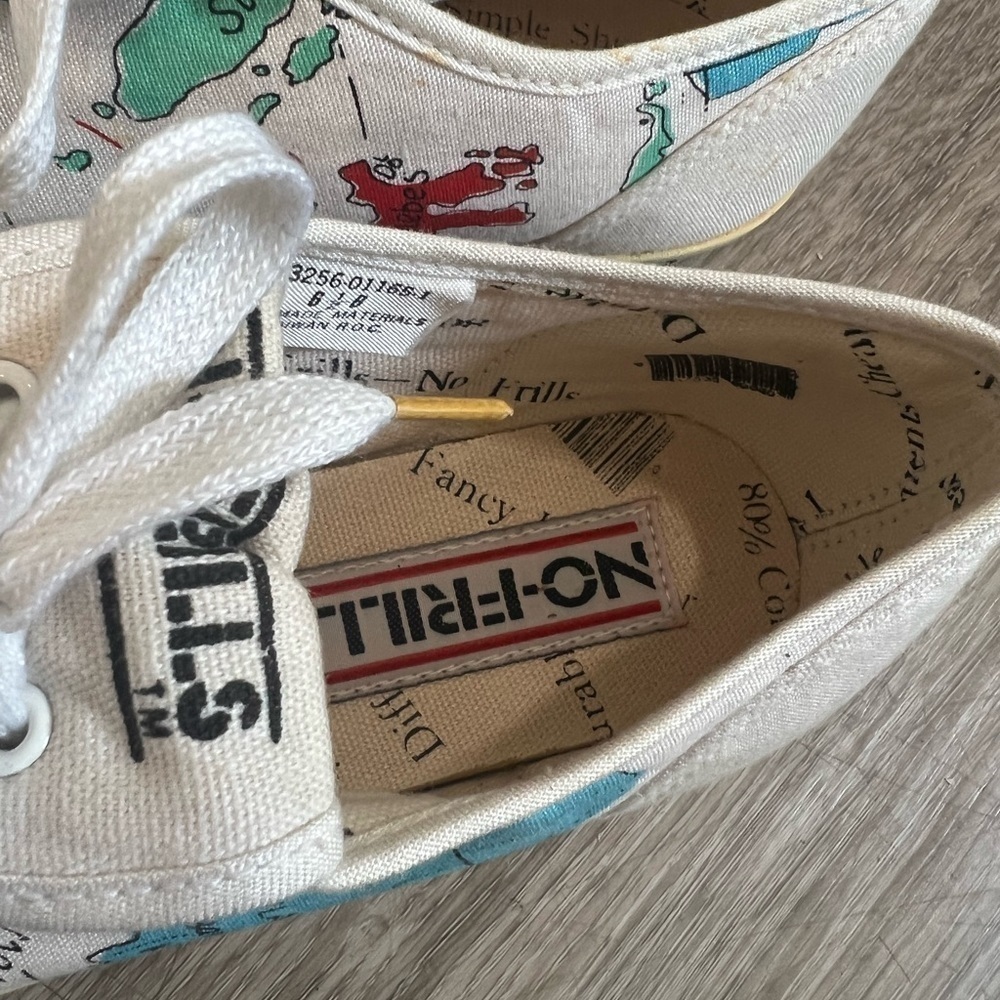 Vintage 80's NO FRILLS Low Top Sneaker Map Graphic Lace Up 6.5 B - Picture 8 of 10
